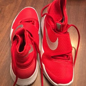 Selling these nike shoes